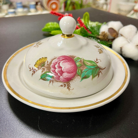 Масленка с невысокими бортами Сумский ФЗ 1974-84гг. Фарфор с цветочной деколью, позолотой. Картинка 2